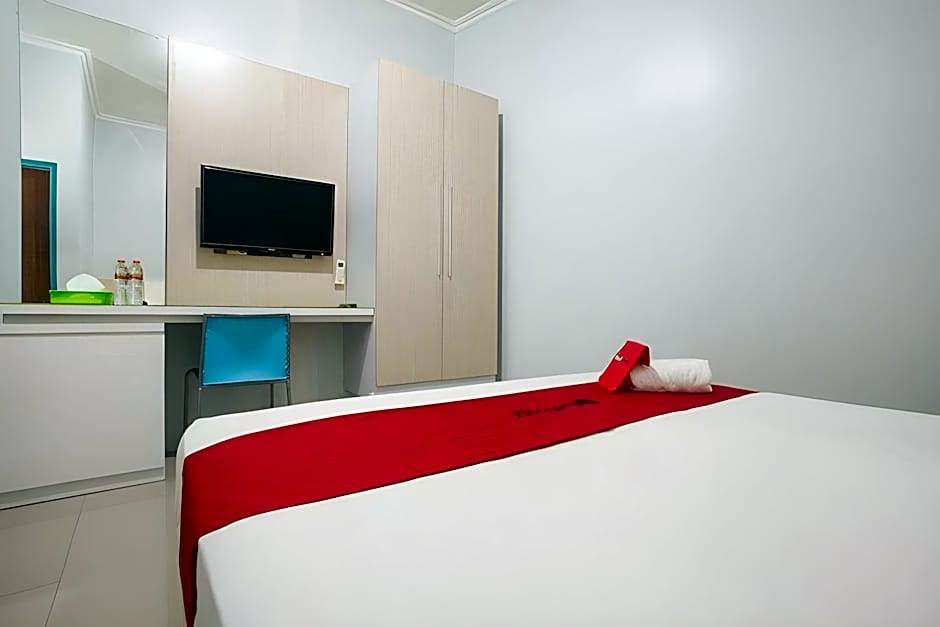 RedDoorz Syariah @ Kartohardjo Madiun