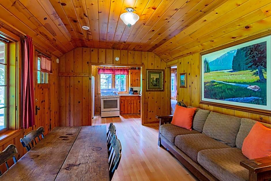 Lake Creek Lodge