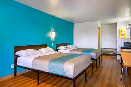Queen Room with Two Queen Beds - Non-Smoking