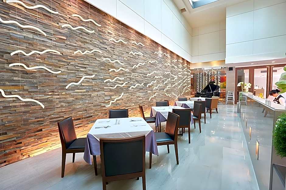 Taipung Suites Hotel