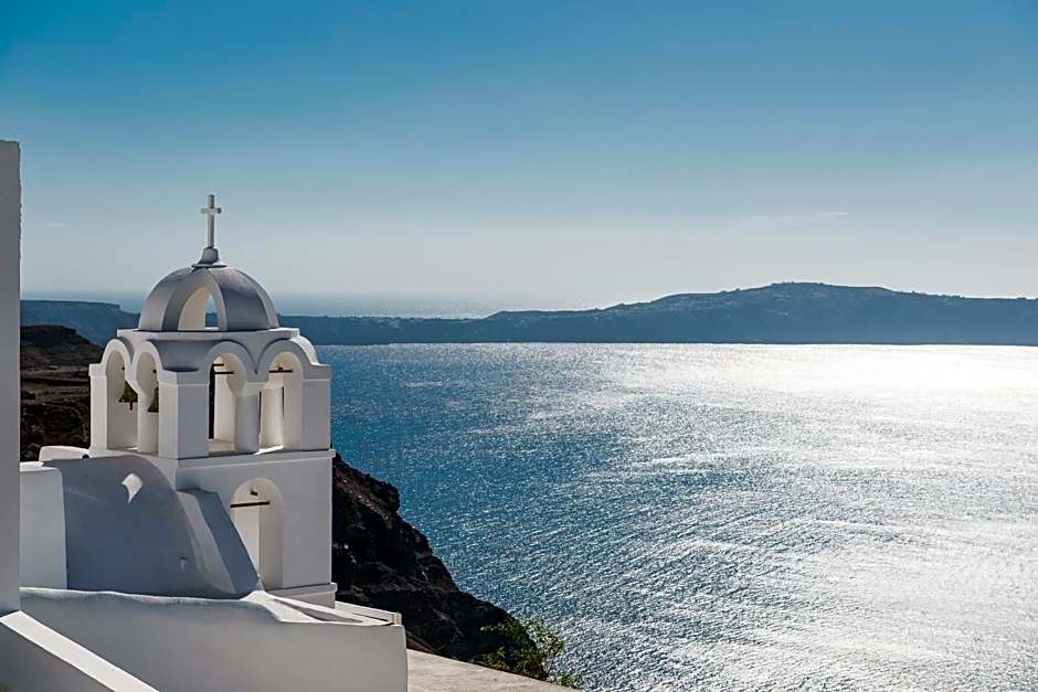 Pantelia Suites