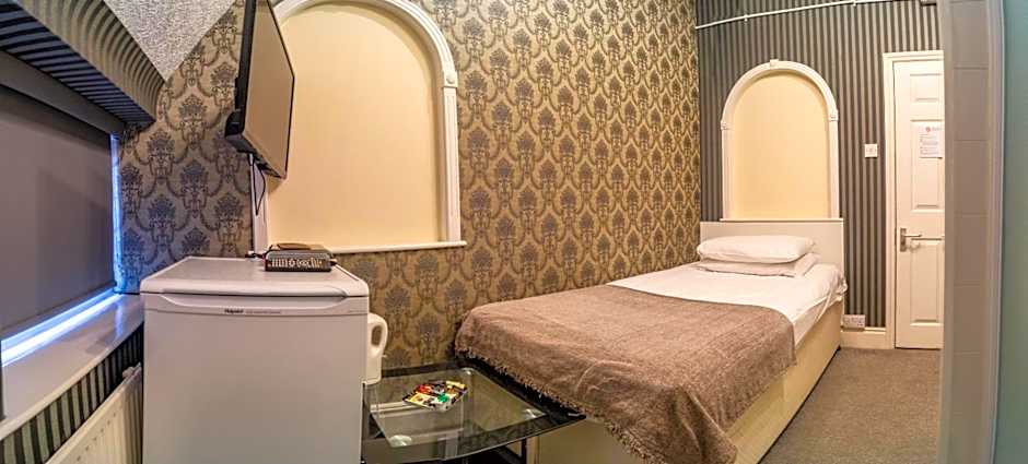 Quayside Hotel & Bar