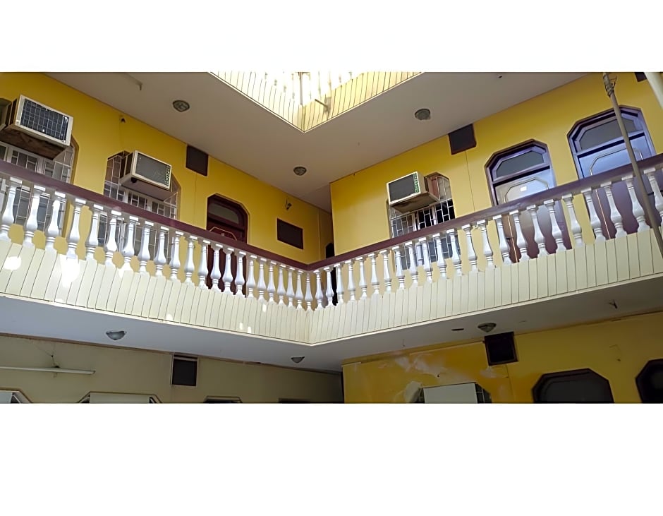 Hotel Raj Bed & Breakfast