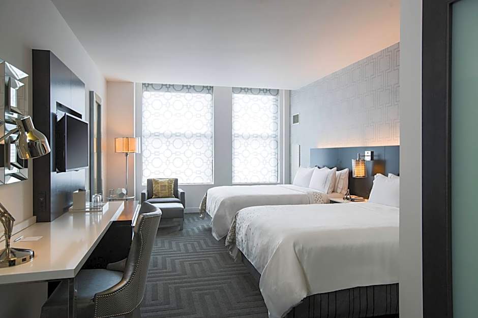 Renaissance by Marriott Cincinnati Downtown Hotel