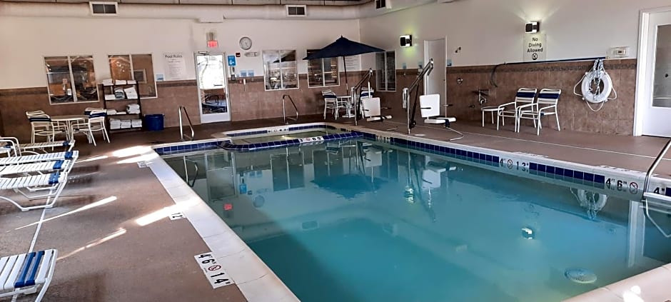 Holiday Inn Express & Suites New Buffalo, MI by IHG