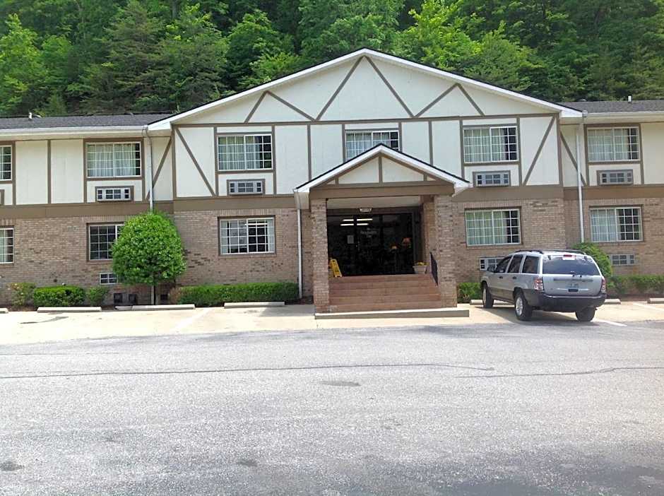 Photo 1 of 23 of Brookshire Inn
