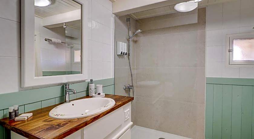 Village Knights Accommodation