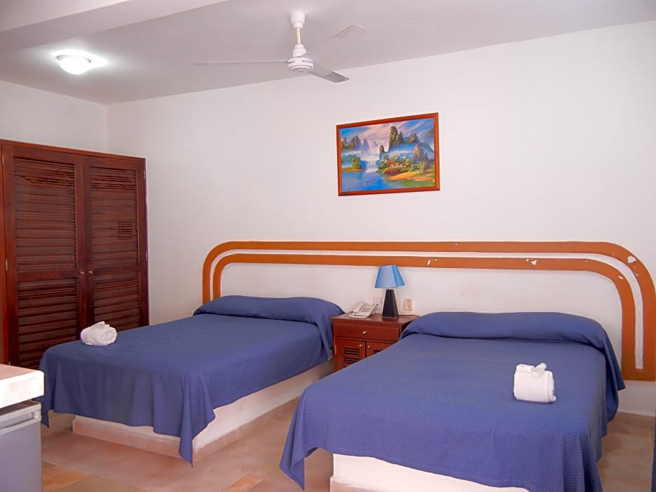 Hotel Plaza Almendros