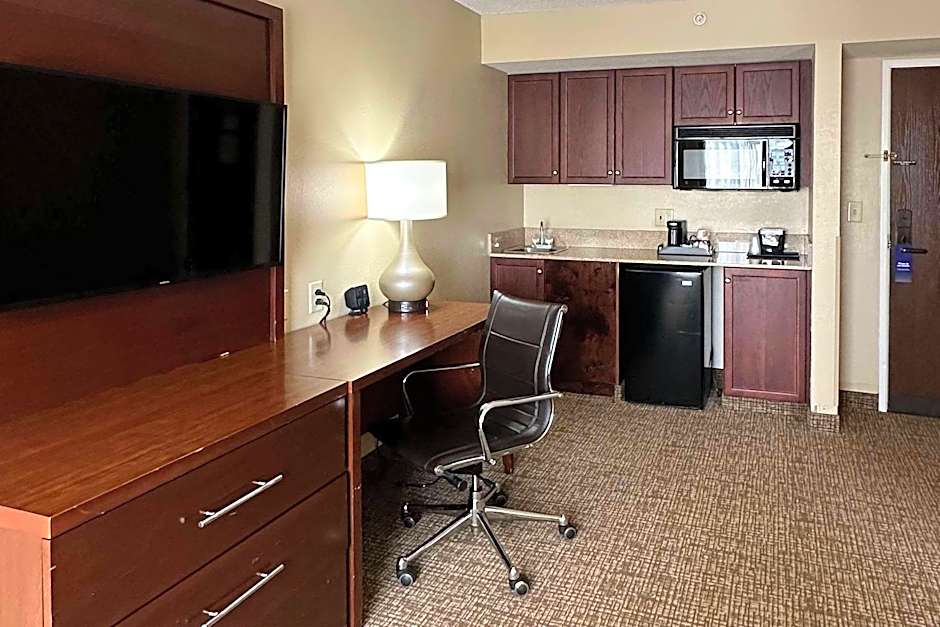 Charlotte Suites by IHG