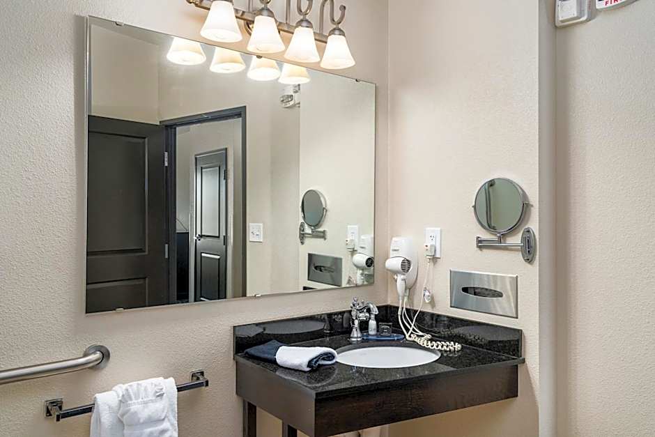 Park Point Marina Inn