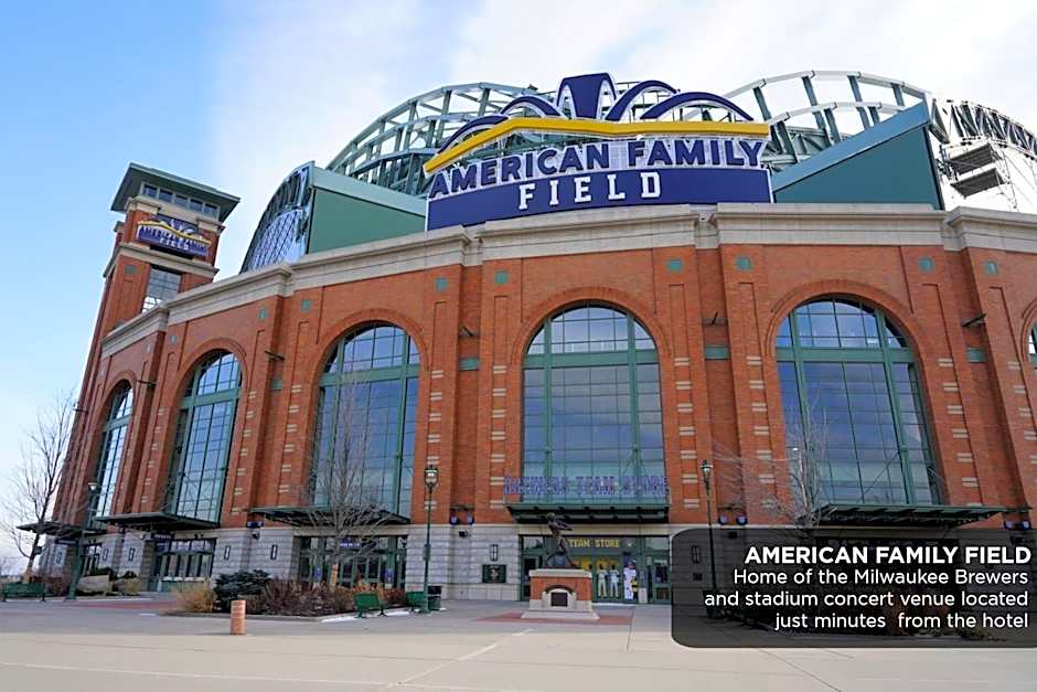 Ambassador Hotel Milwaukee, Trademark Collection by Wyndham