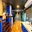Lynlan Hostel & Cafe