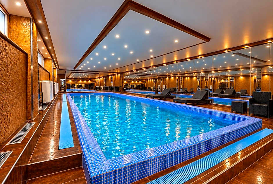Prezident Hotel Novi Sad - Outdoor Pool & Spa