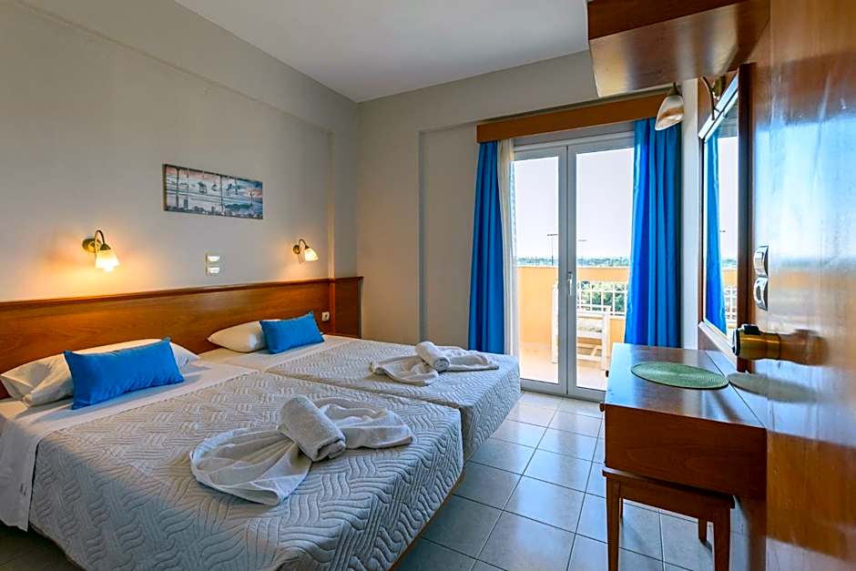 Danelis Studios & Apartments