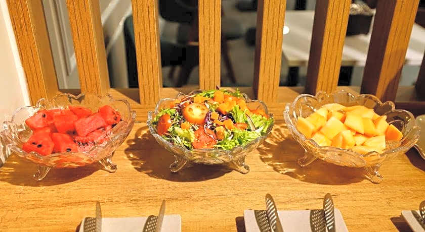 SAIGON TRAVEL LOUNGE