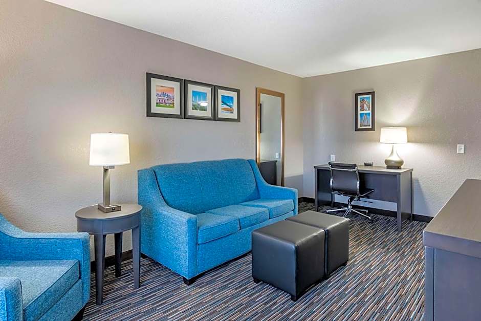 Comfort Inn & Suites