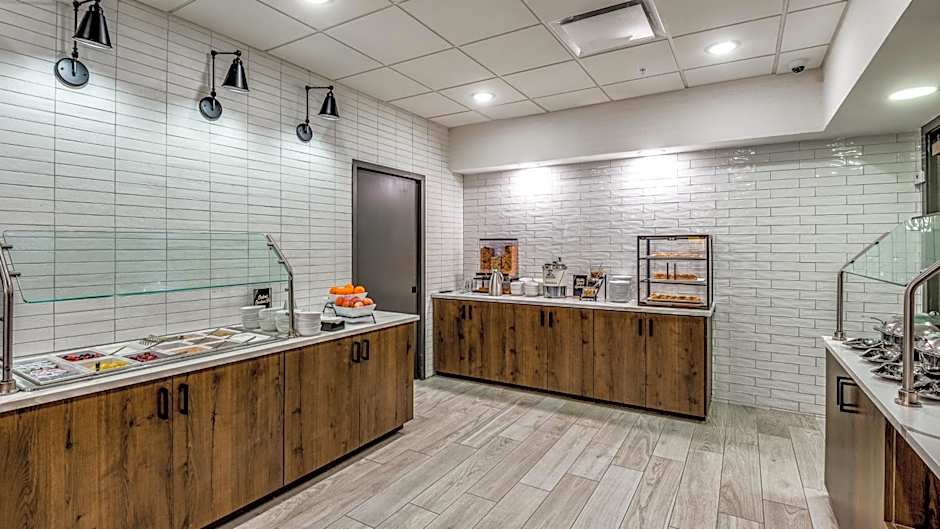 Staybridge Suites Dallas Market Ctr Love Field by IHG