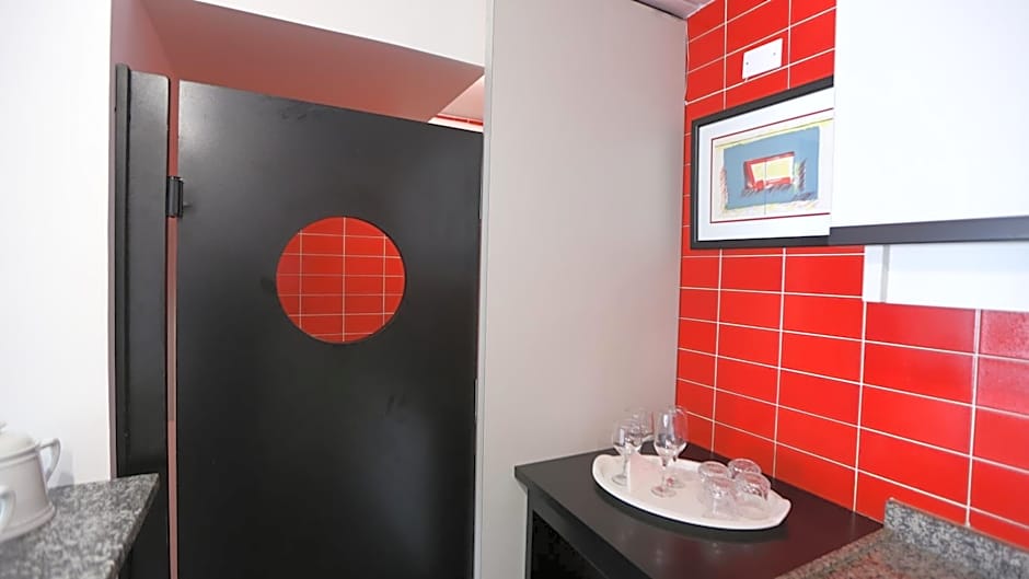 Bristol Metropolitan Flat