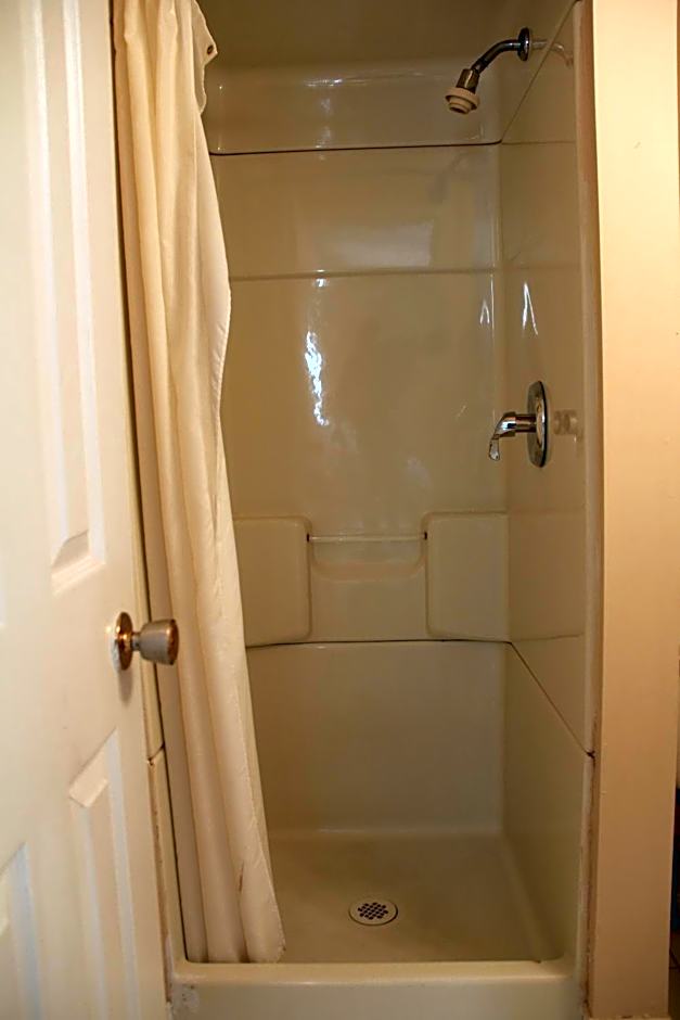 Niagara Inn & Suites