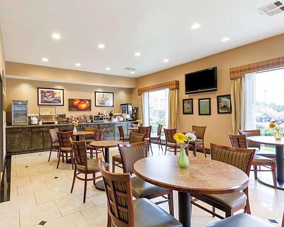 Comfort Inn & Suites Winnie