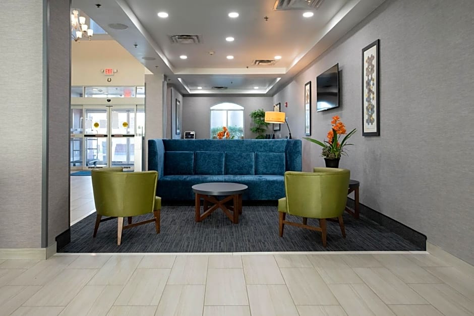 Holiday Inn Express Hotel & Suites Kansas City - Grandview