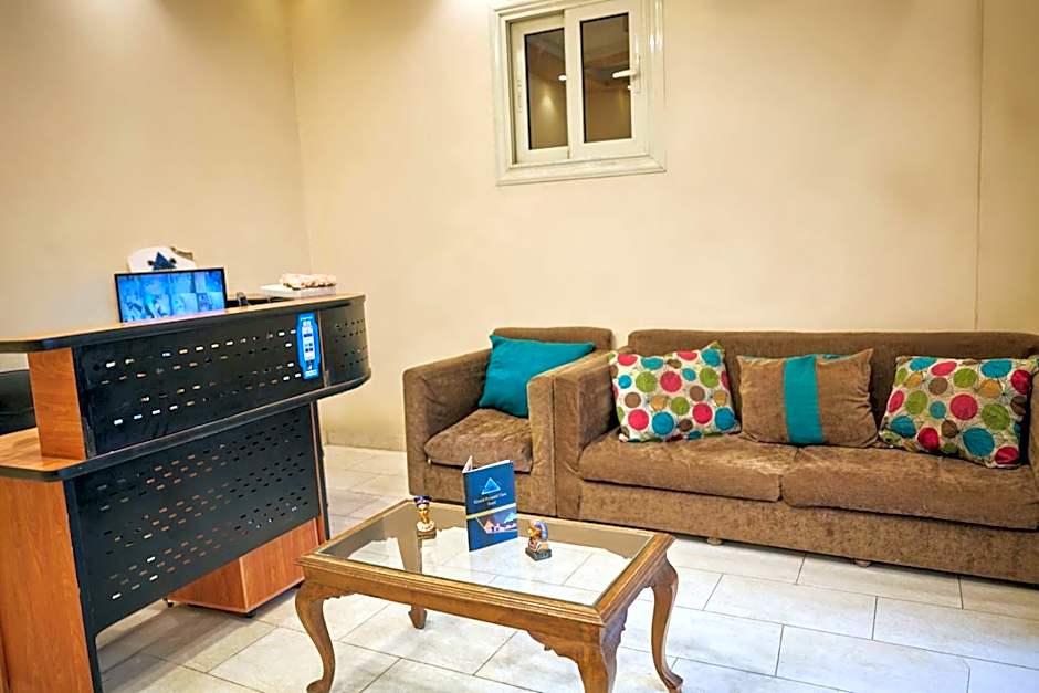 Grand Pyramid View Hotel