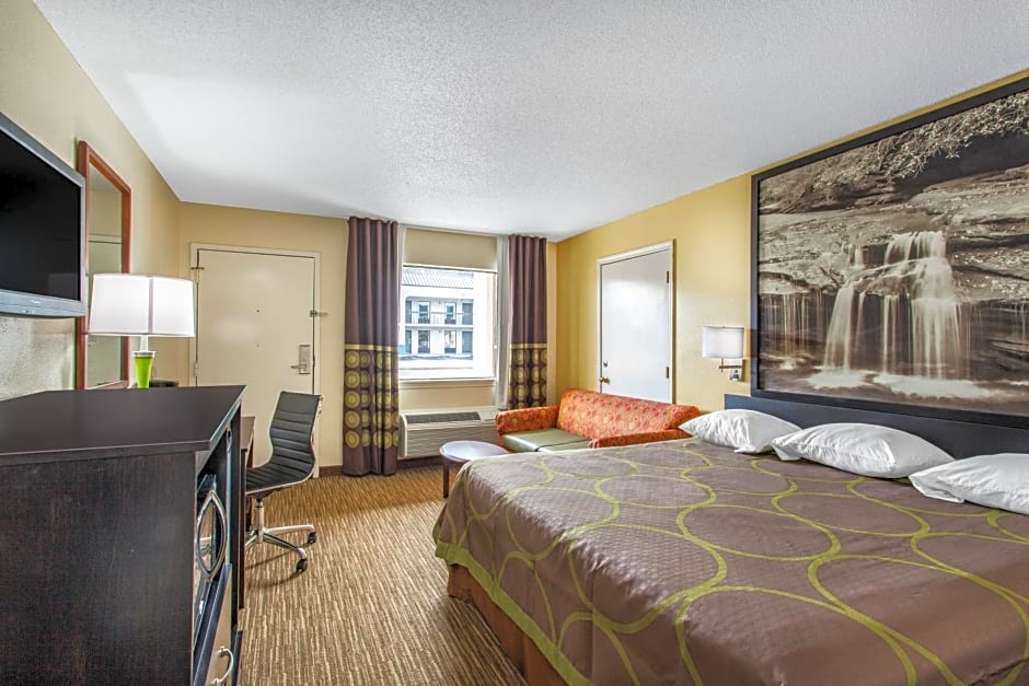 Super 8 by Wyndham Florence