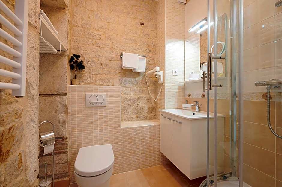 Palace Central Square