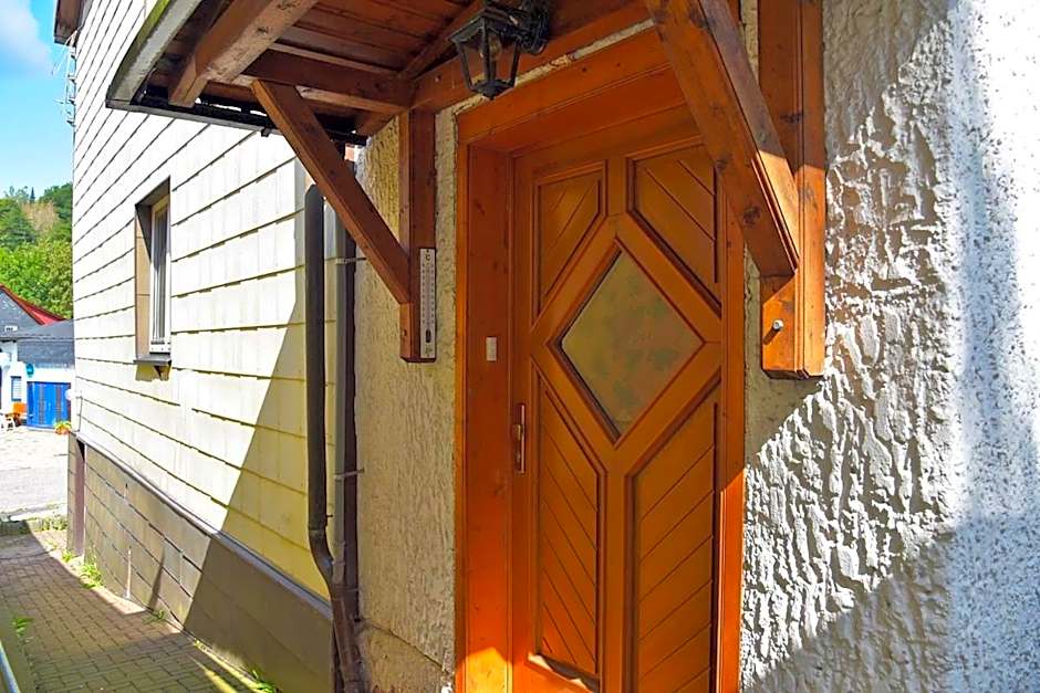 Monteurhaus-Arbeiterunterkunft Haus Markus Suhl