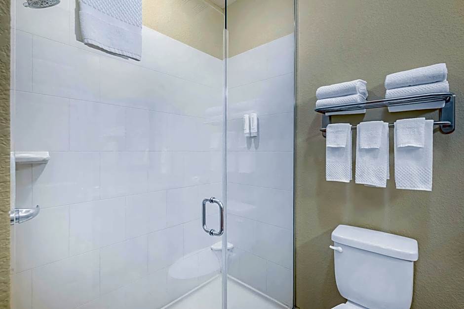 Photo 1 of 11 of Efficiency 1 King Bed and 2 Queen Beds Suite
