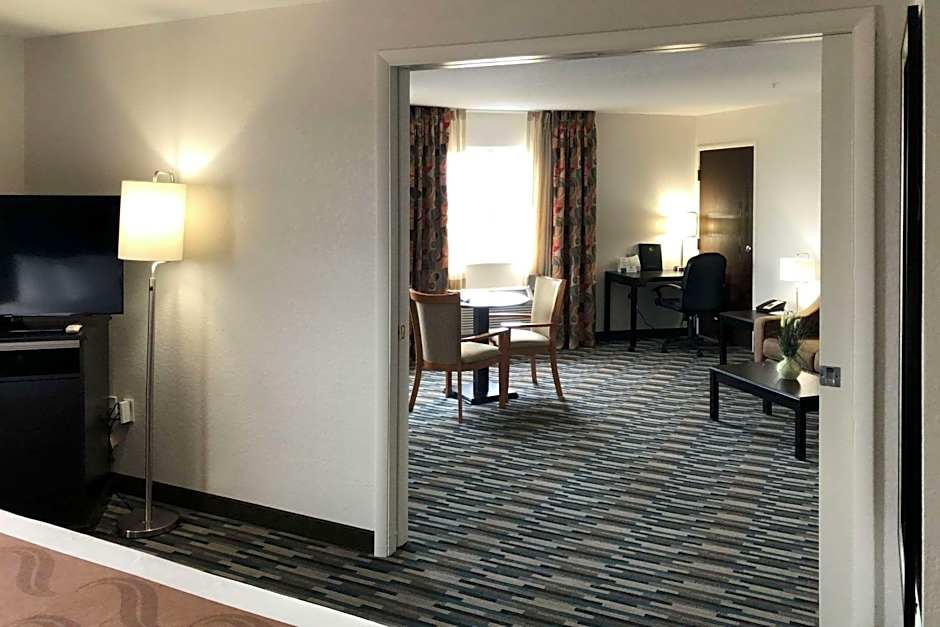 Quality Inn & Suites Denver International Airport
