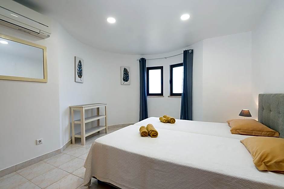 Apartamentos Vale de Carros by Umbral