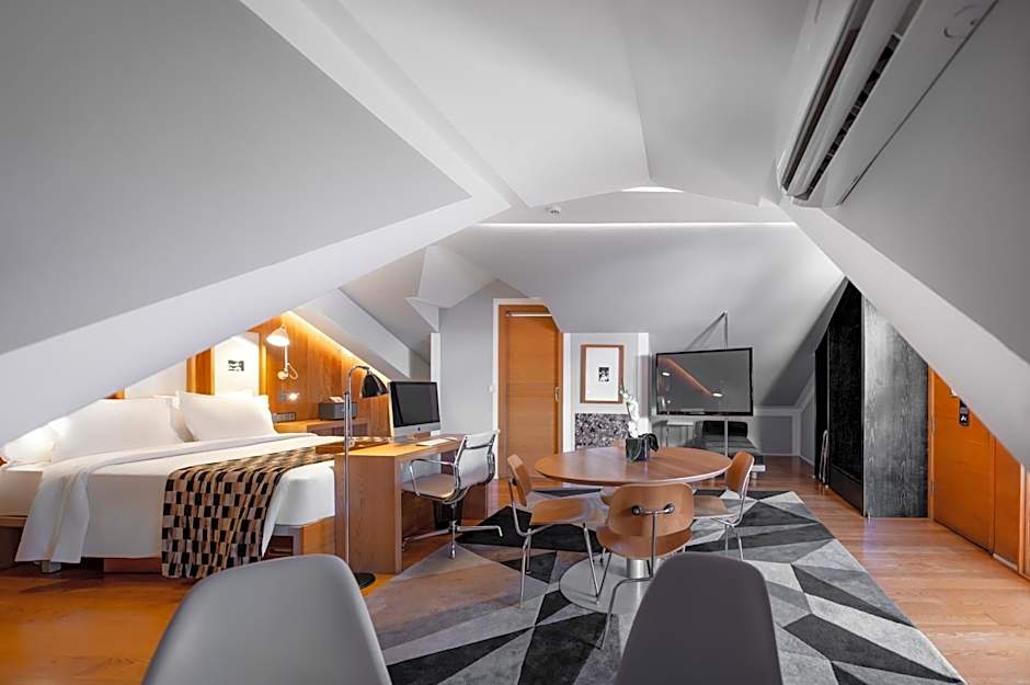 Browns Downtown Hotel