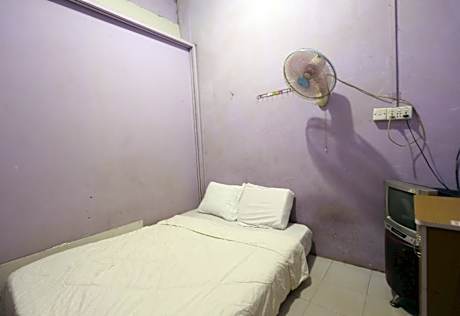 SPOT ON 93276 Fendi 2 Homestay SyariahNearPelabuhan Feri Batam Centre