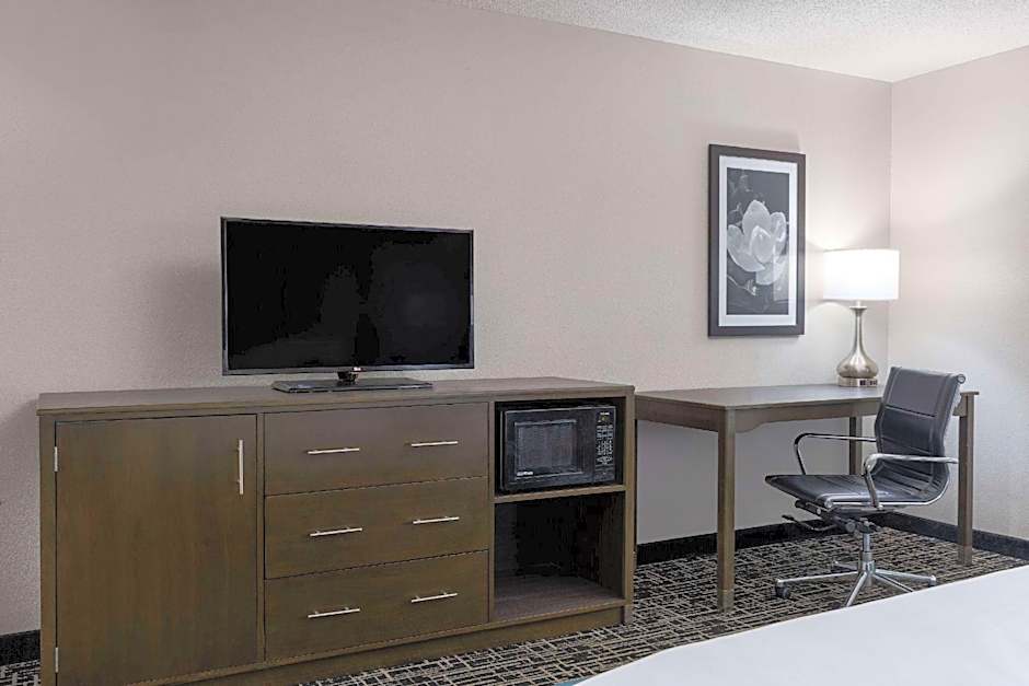 La Quinta Inn & Suites by Wyndham Covington