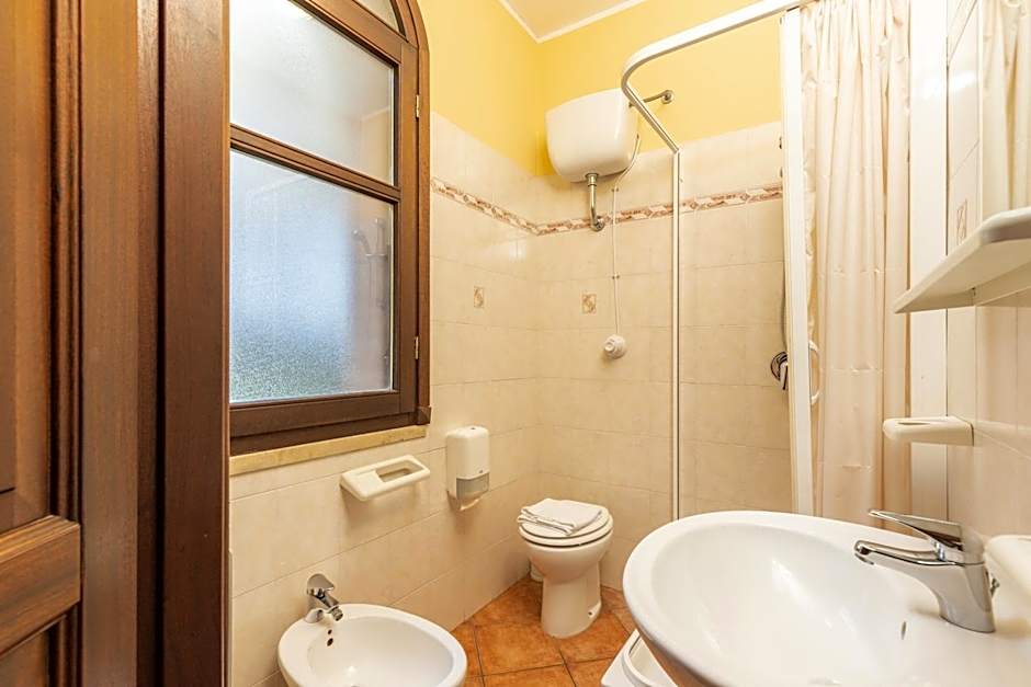 Photo 1 of 6 of Triple Room