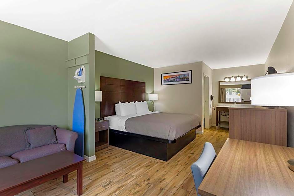 Quality Inn & Suites St Augustine Beach Area