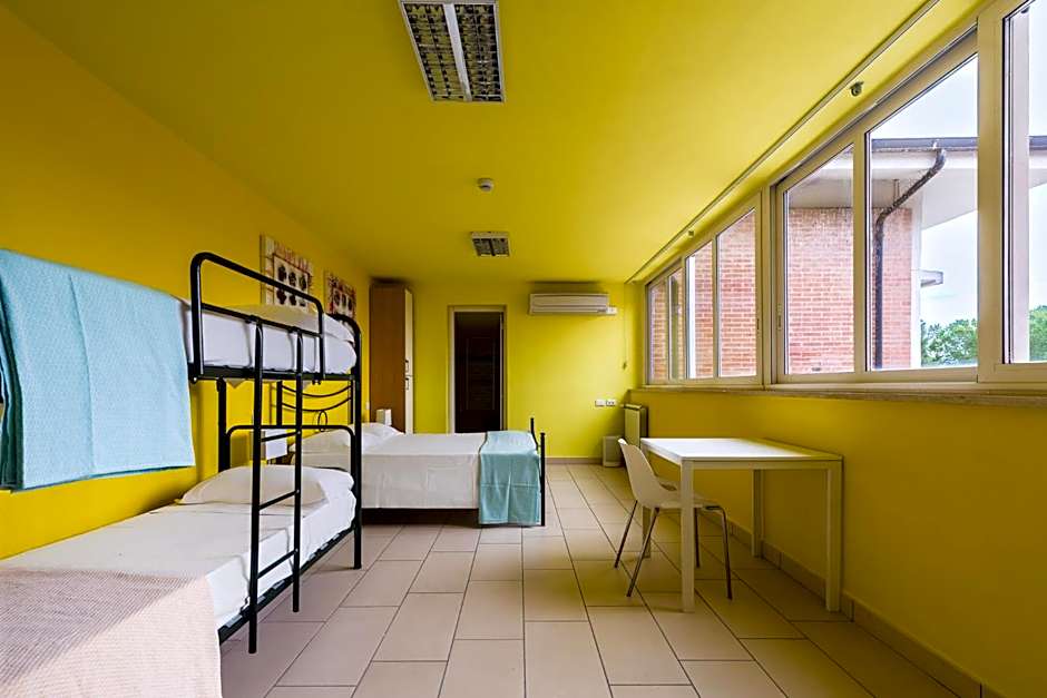 Eliopoli Beach Hostel & Restaurant