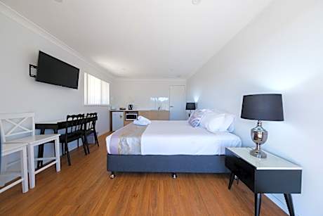 King Room with Kitchenette