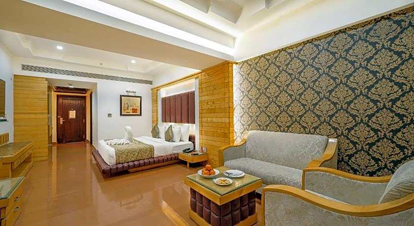 Hotel Saffron Leaf