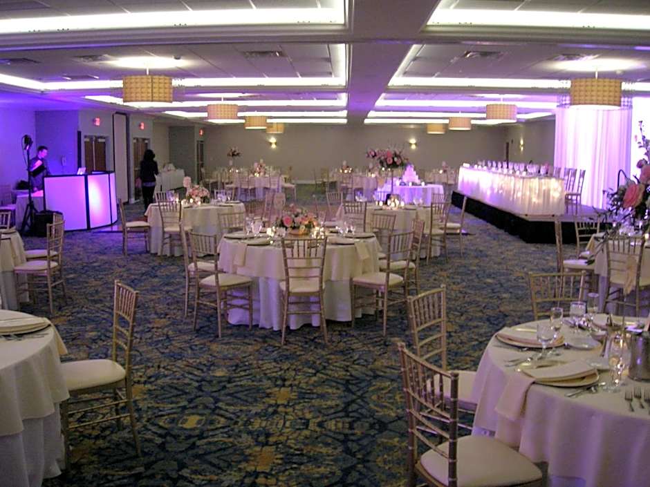 Crowne Plaza Suites Pittsburgh South By IHG
