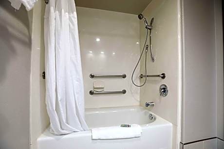 Suite-1 King Bed, Mobility Accessible, Bathtub, Non-Smoking, Full Breakfast