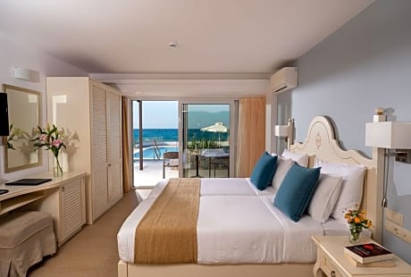 Dream Villa 2Bedrooms BeachFront with Private Pool