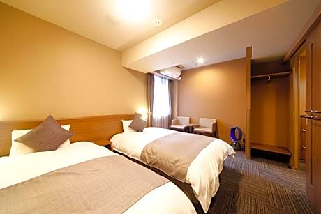 Deluxe Twin Room - No Daily Cleaning