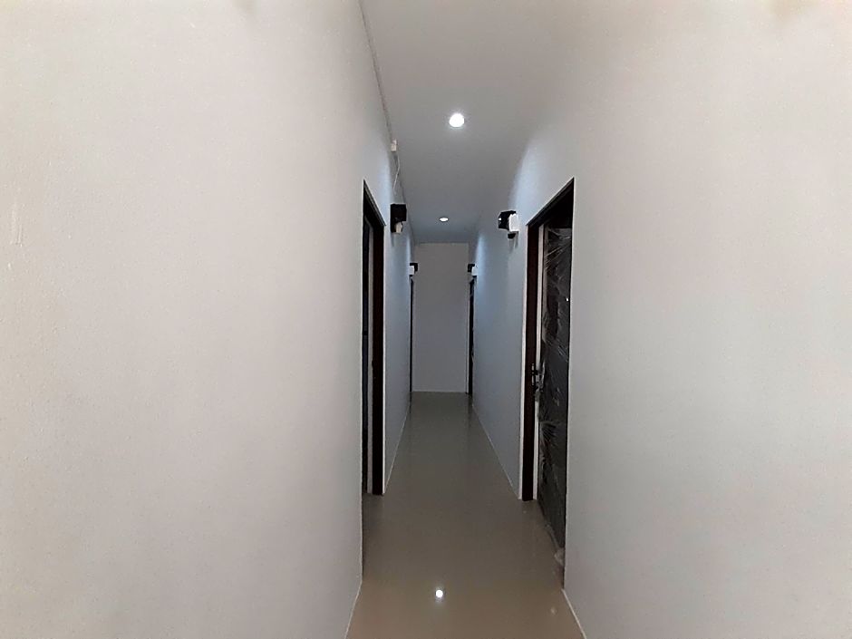 Capital O 93076 Batam Backpacker Guesthouse 2