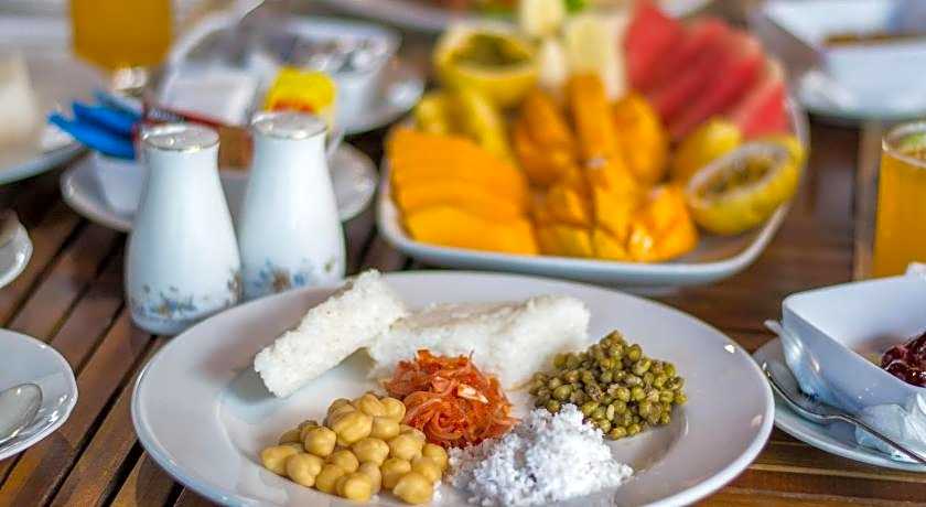 Ceyloni Lake Residency