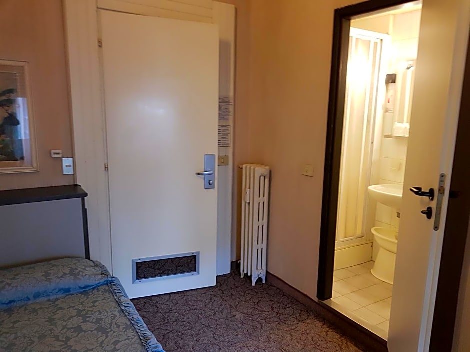 Hotel Ada