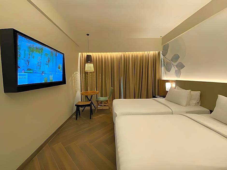 Grand Zuri Duri Hotel