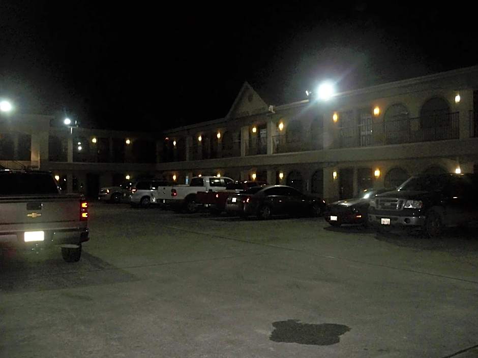 Scottish Inn and Suites Beaumont