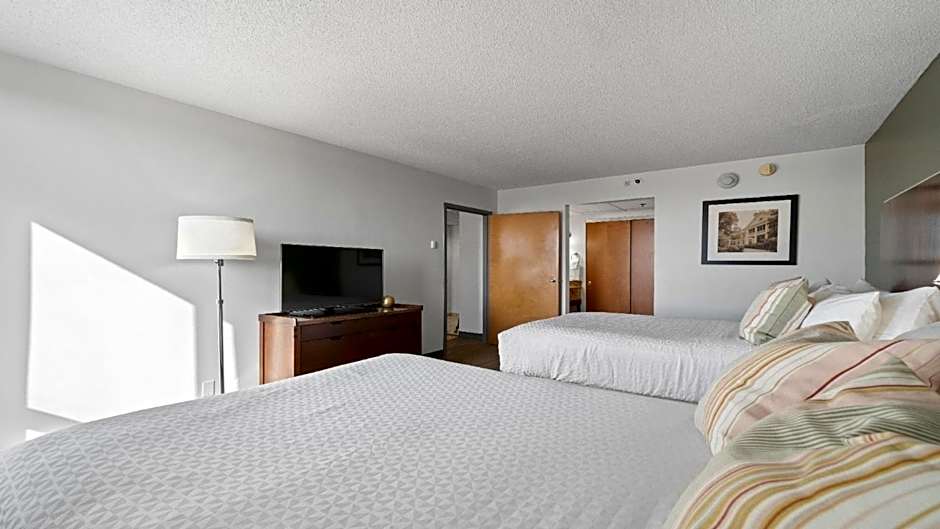 315 LoSo Hotel Airport